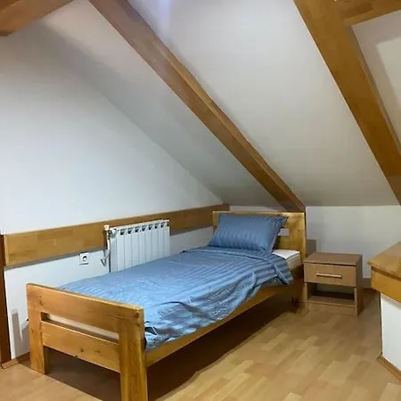 Lovely 2 Bedroom Center
