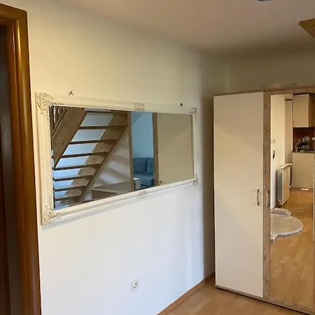 Lovely 2 Bedroom Center